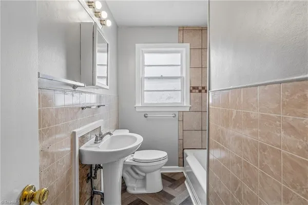 $1,350 | 718 South Elam Avenue, Greensboro, NC 27403