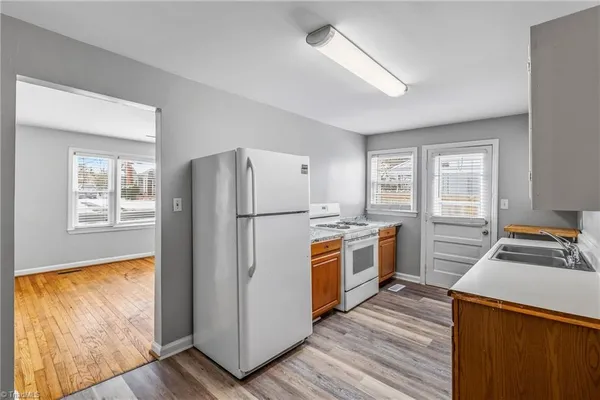 $1,350 | 718 South Elam Avenue, Greensboro, NC 27403