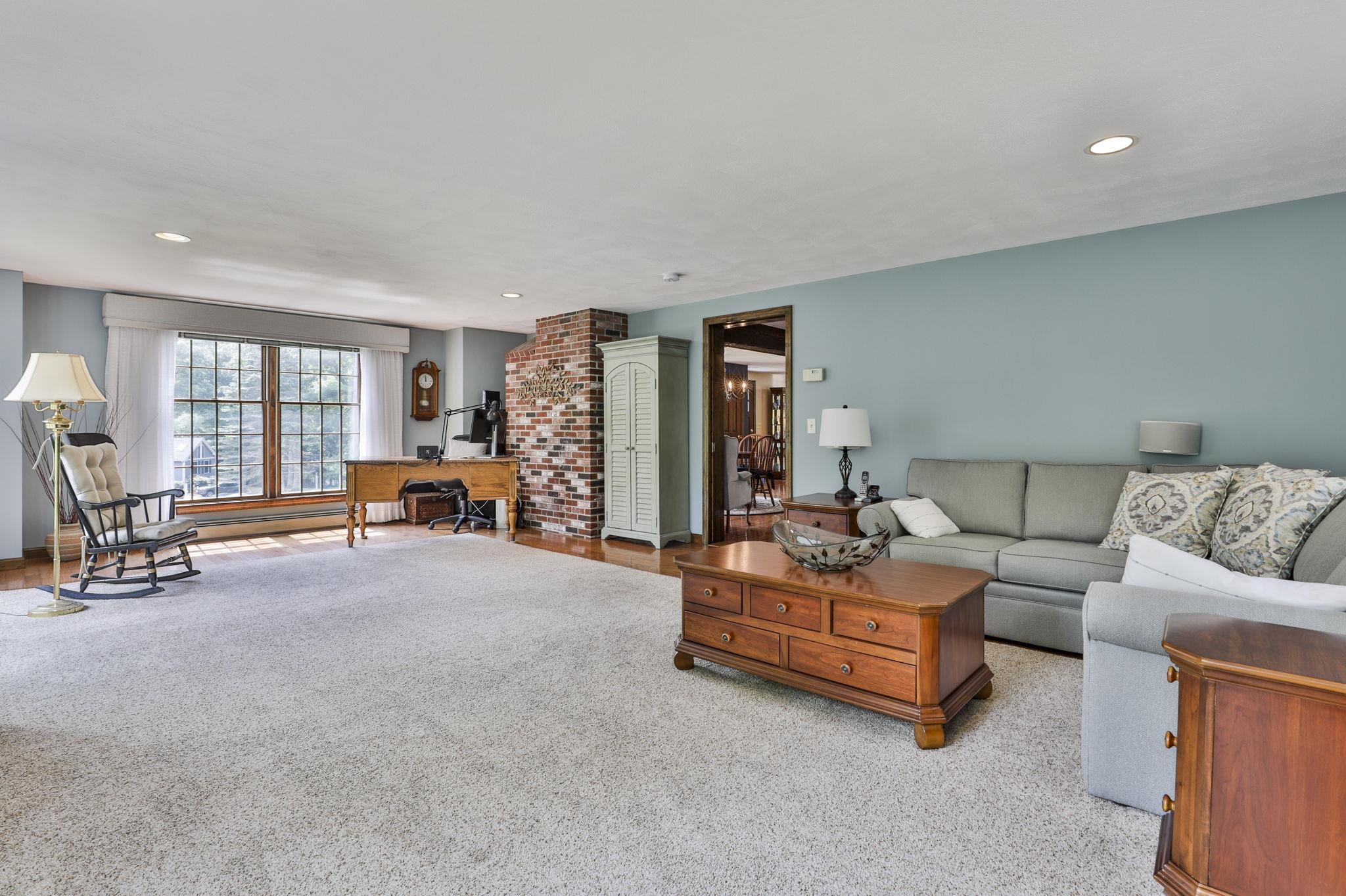 11 Grandview Road Windham, NH 03087 - Photo 5 of 40