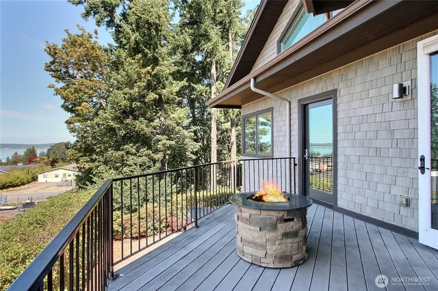 $990,000 | 1207 Adams Street, Steilacoom, WA 98388