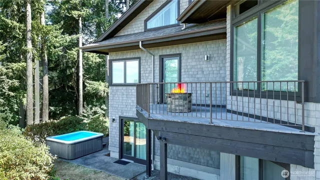 $990,000 | 1207 Adams Street, Steilacoom, WA 98388