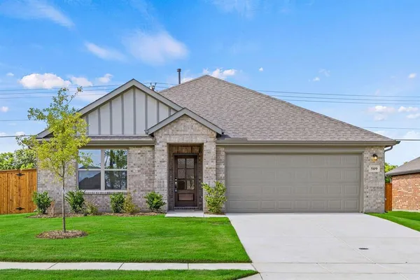 $359,730 | 556 Stone Hollow Drive, Van Alstyne, TX 75495