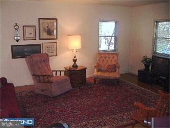 3008 Byberry Road Philadelphia, PA 19154 - Photo 2 of 10 Living Room