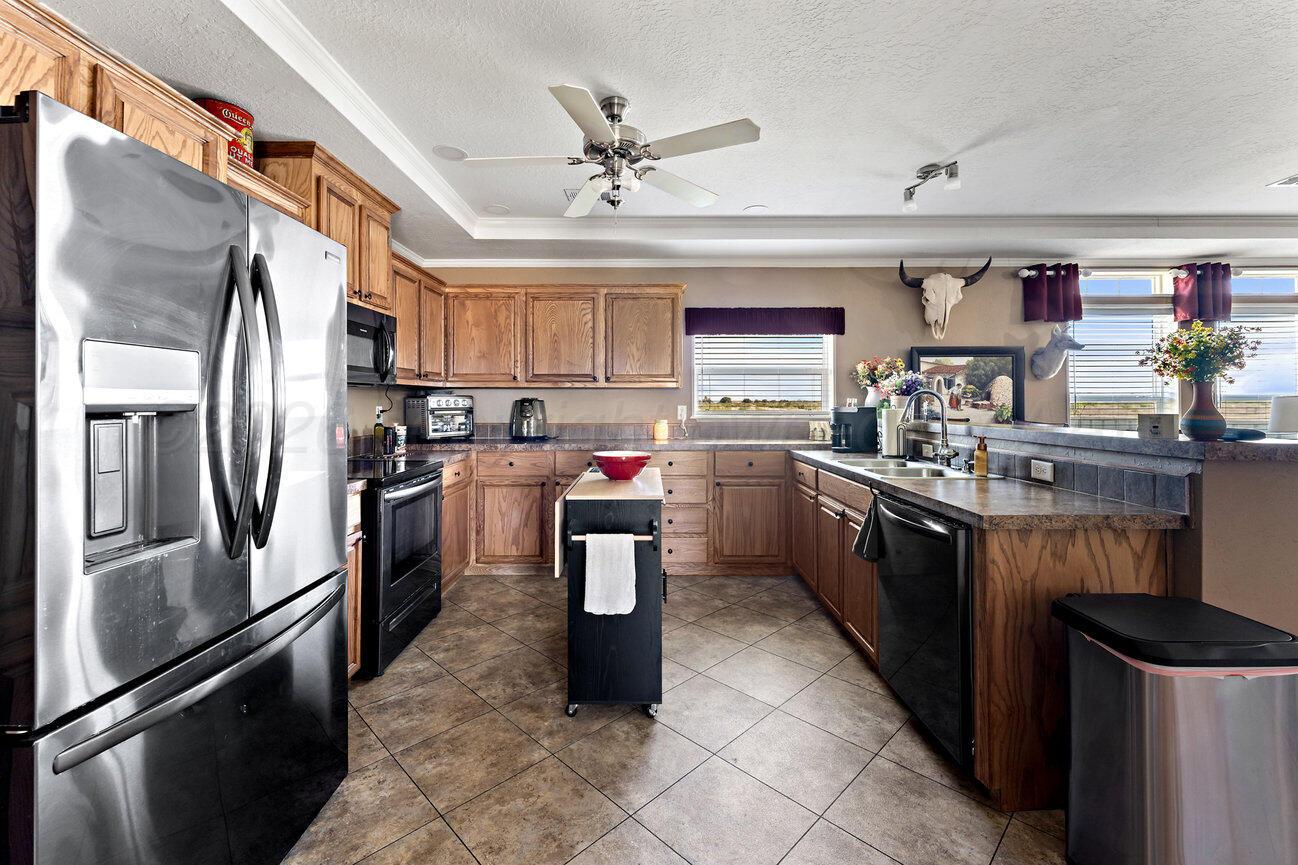505 Branch Road Fritch, TX 79036 - Photo 14 of 50 Kitchen