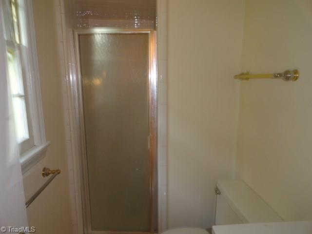 410 Heitman Road Thomasville, NC 27360 - Photo 5 of 20 Master bathroom - Shower only