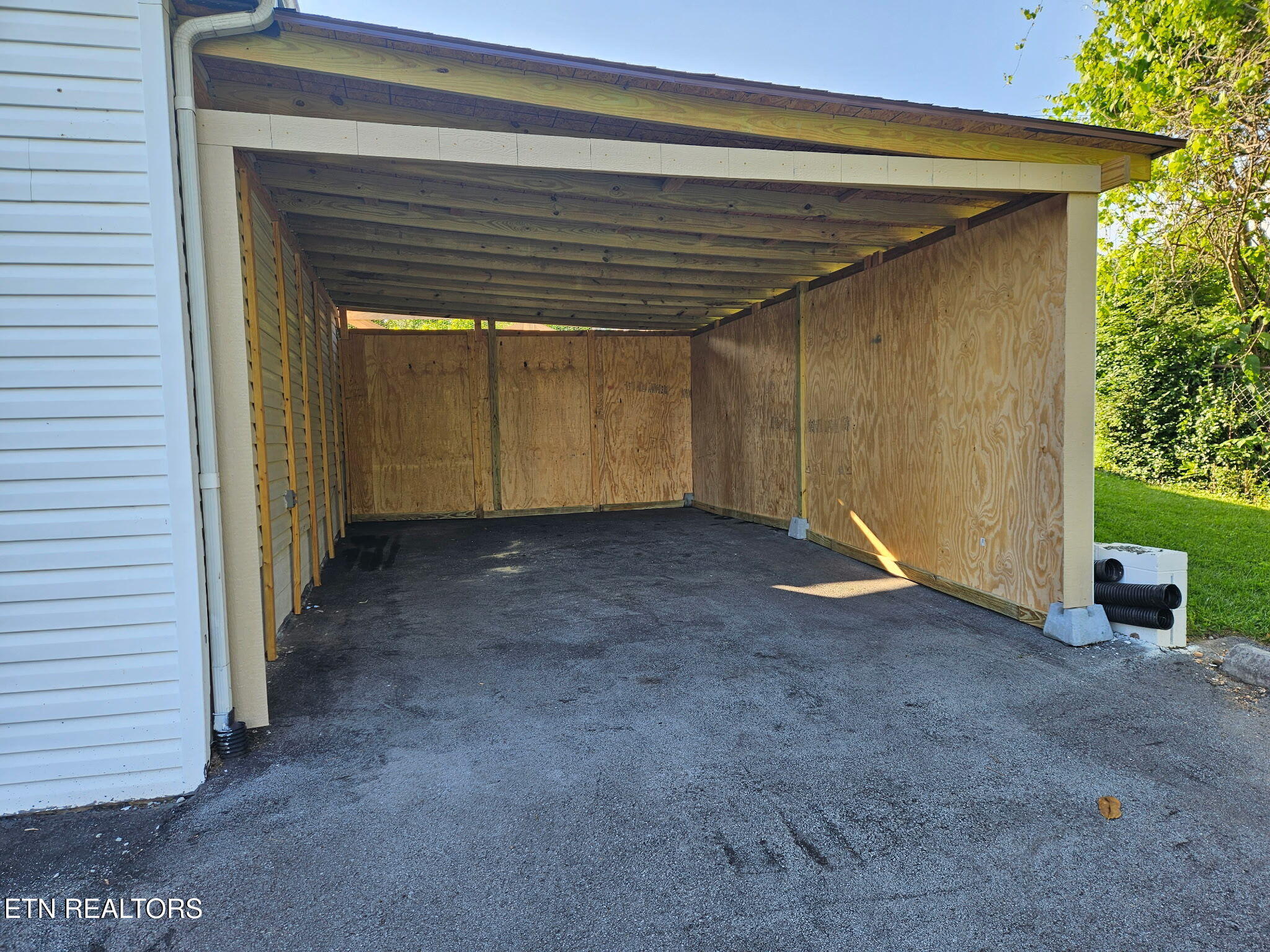 402 Whitaker Street Tazewell, TN 37879 - Photo 15 of 21 20250514_182950