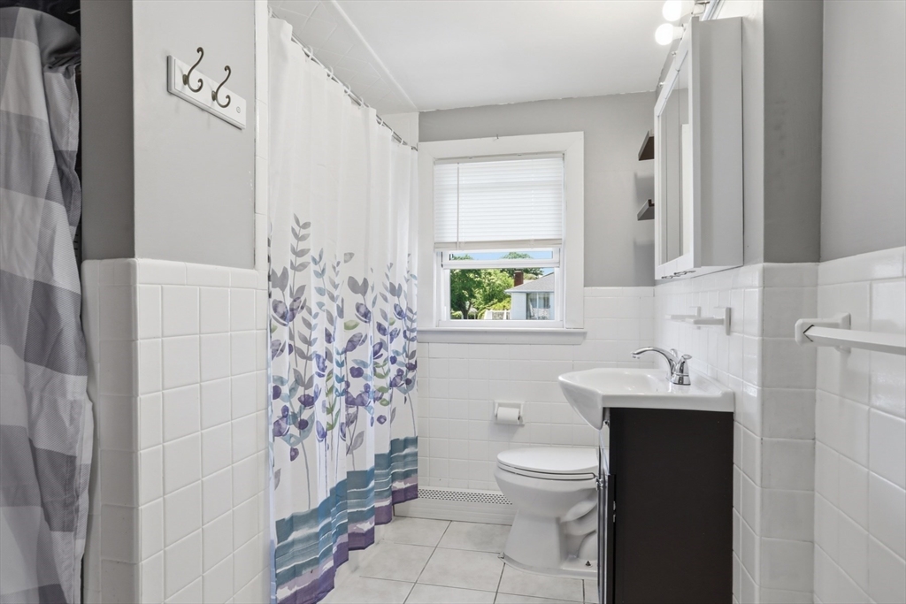 53 Gates Road Saugus, MA 01906 - Photo 30 of 42