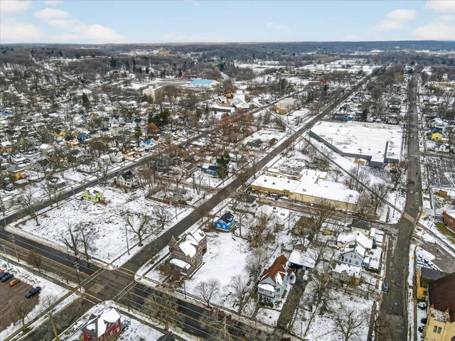 $149,999 | 836 West North Street, Kalamazoo, MI 49007