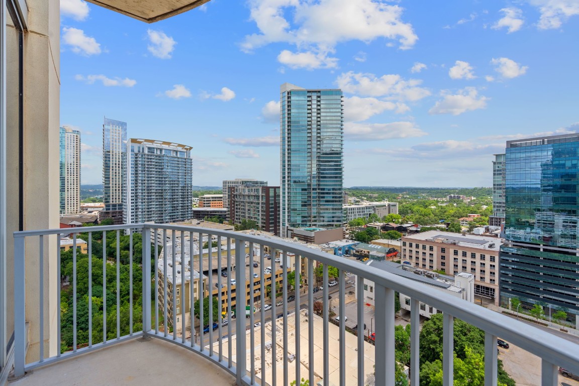 360 Nueces Street, Unit 1518 Austin, TX 78701 - Photo 21 of 35 a view of a balcony with city view