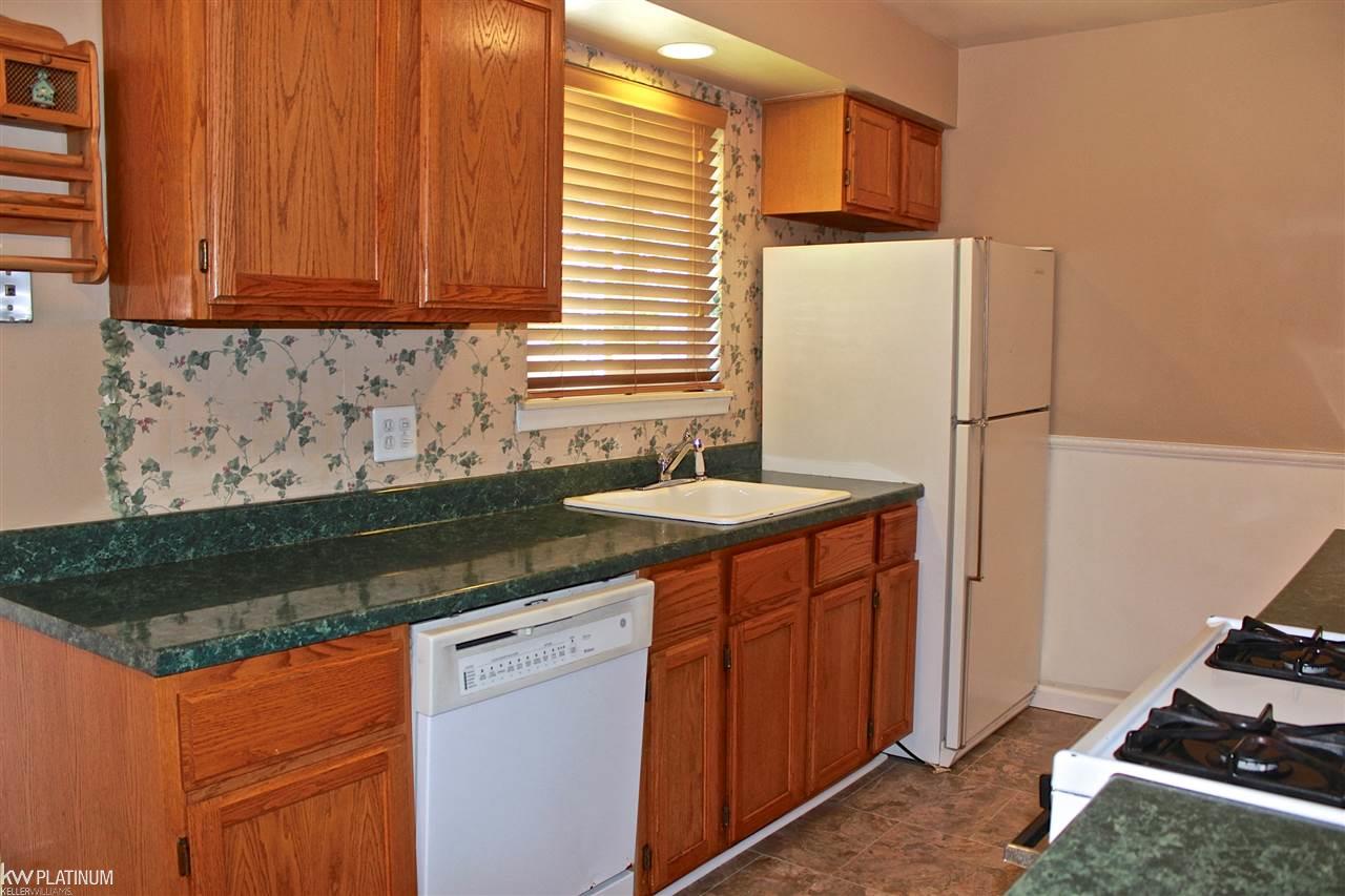 35559 Kelly Road Clinton Township, MI 48035 - Photo 14 of 28 31301518-13.JPG
