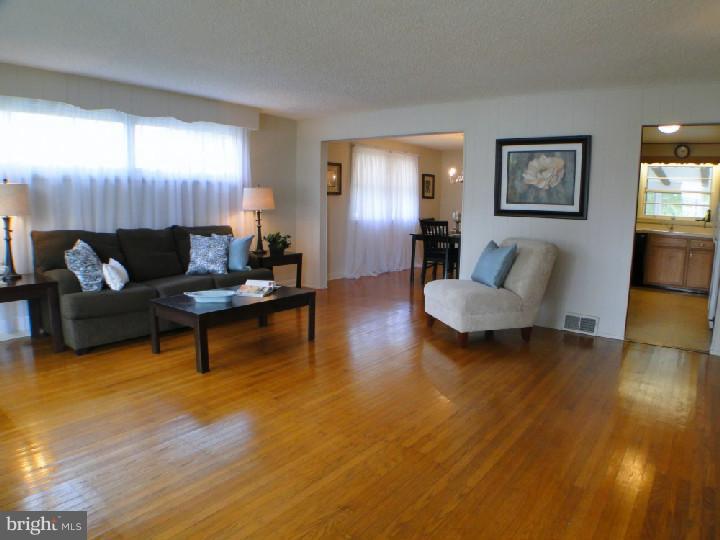 121 Locust Avenue Springfield, PA 19064 - Photo 1 of 24 Living Room