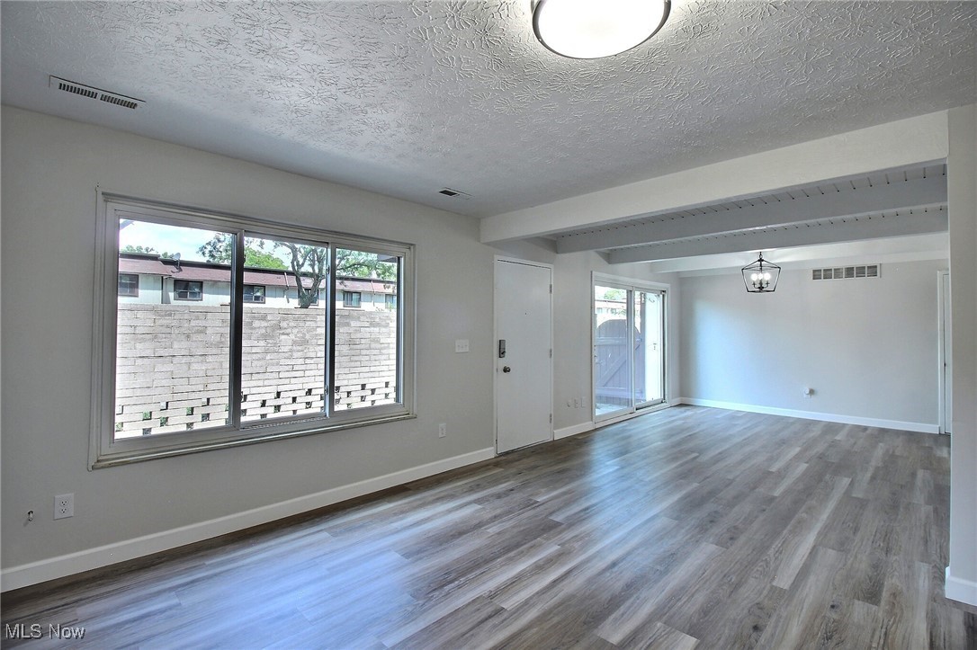 9956 Johnnycake Ridge Road, Unit E8 Painesville, OH 44077 - Photo 6 of 17 Gallery Image 6