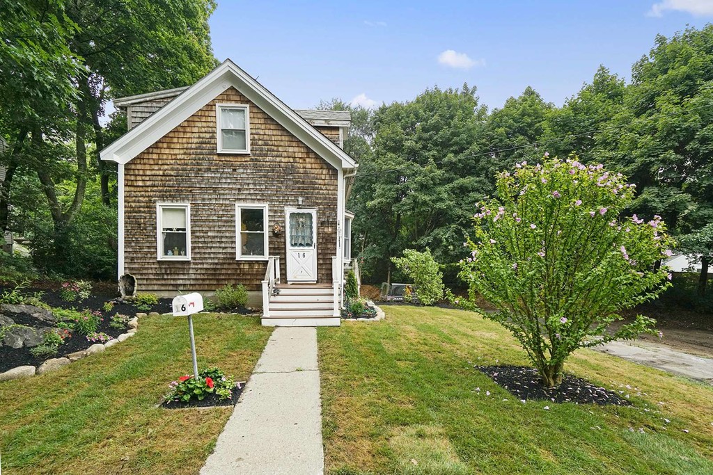 16 Hayes Road Hingham, MA 02043 - Photo 2 of 16 Gallery Image 2