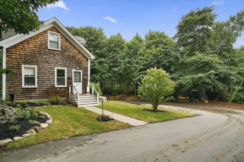 16 Hayes Road Hingham, MA 02043 - Photo 3 of 16 Gallery Image 3