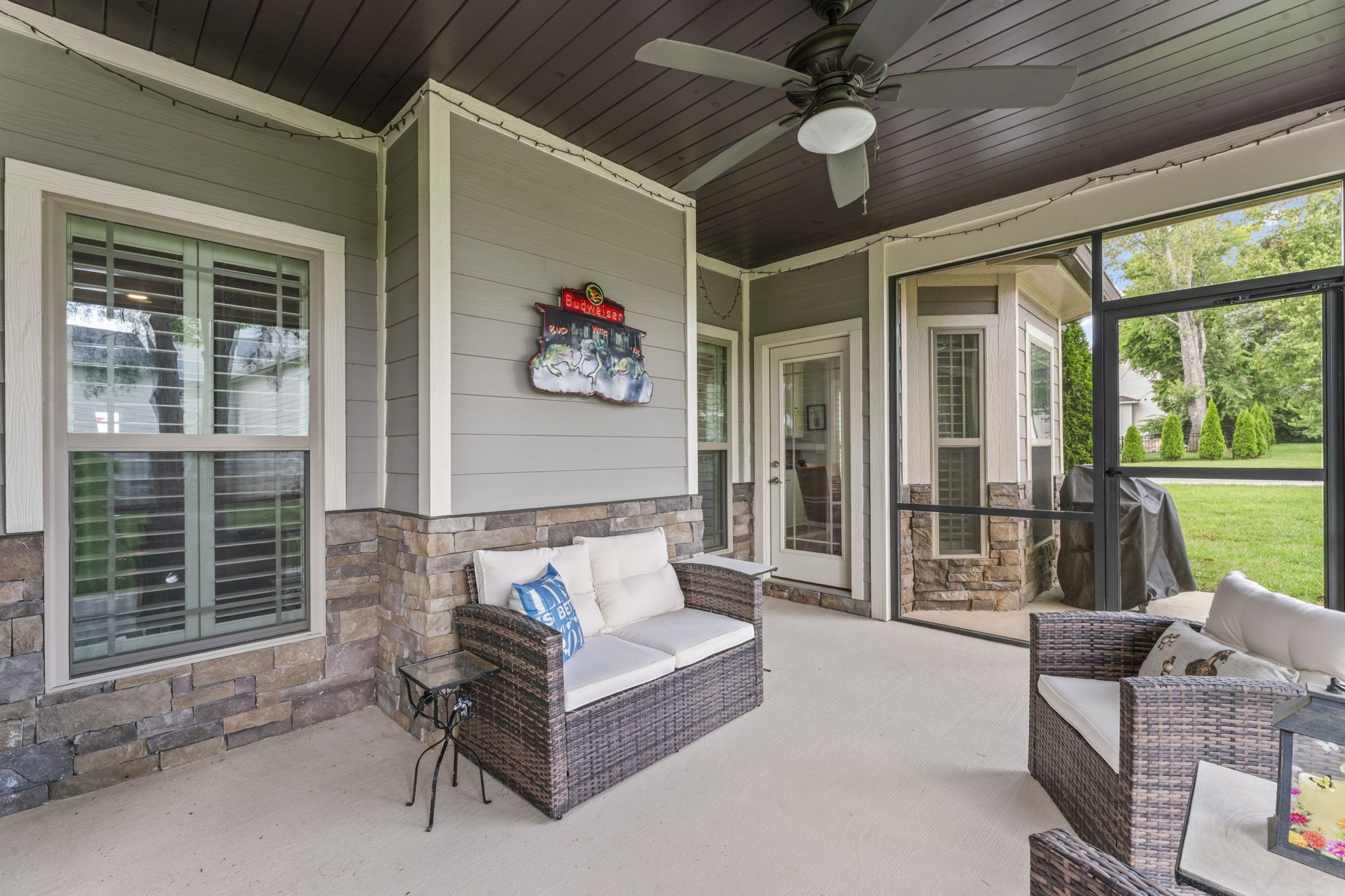 160 ANDERTON Drive Winchester, TN 37398 - Photo 12 of 41 a balcony with furniture and a potted plant