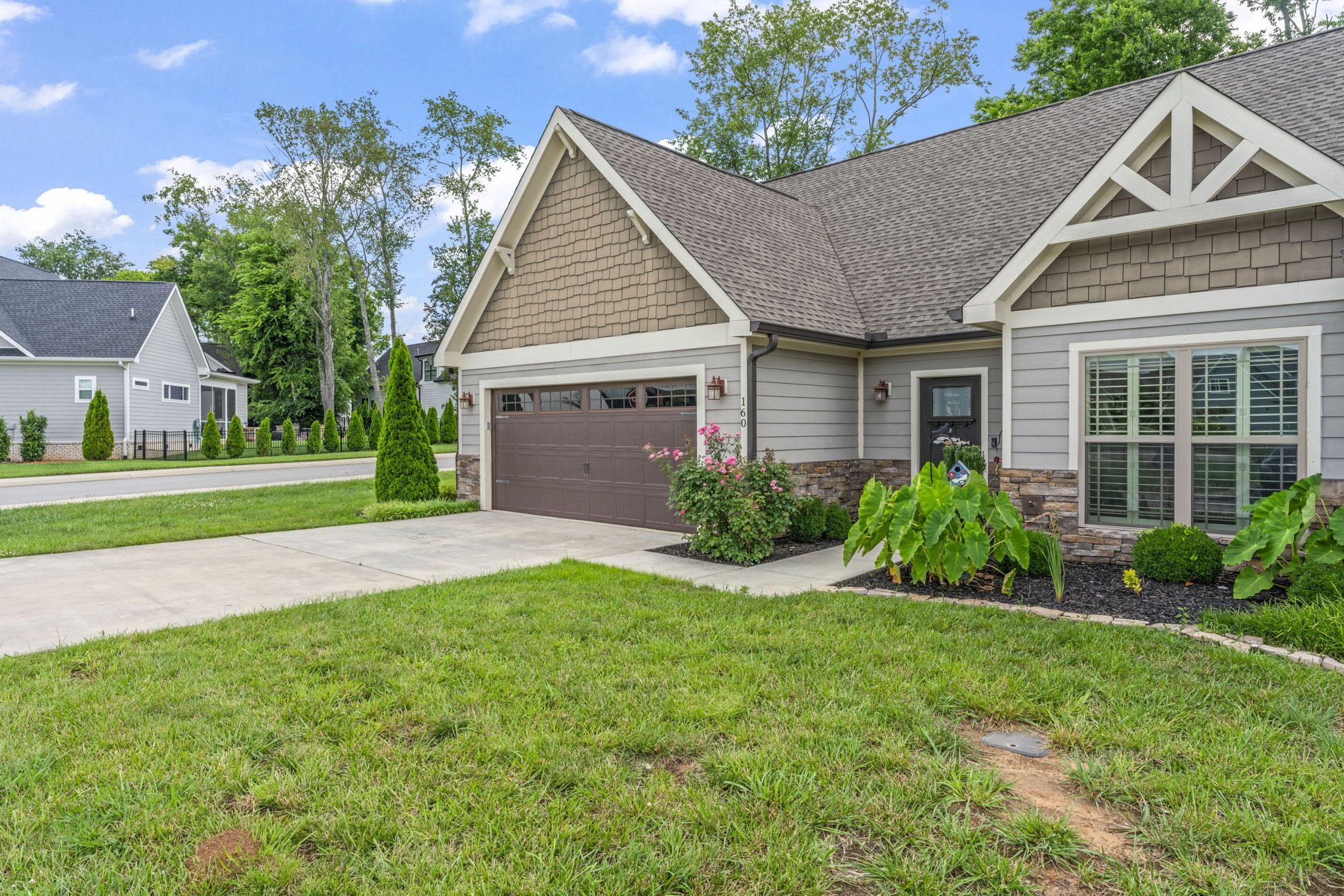 160 ANDERTON Drive Winchester, TN 37398 - Photo 4 of 41 a view of a house with a yard