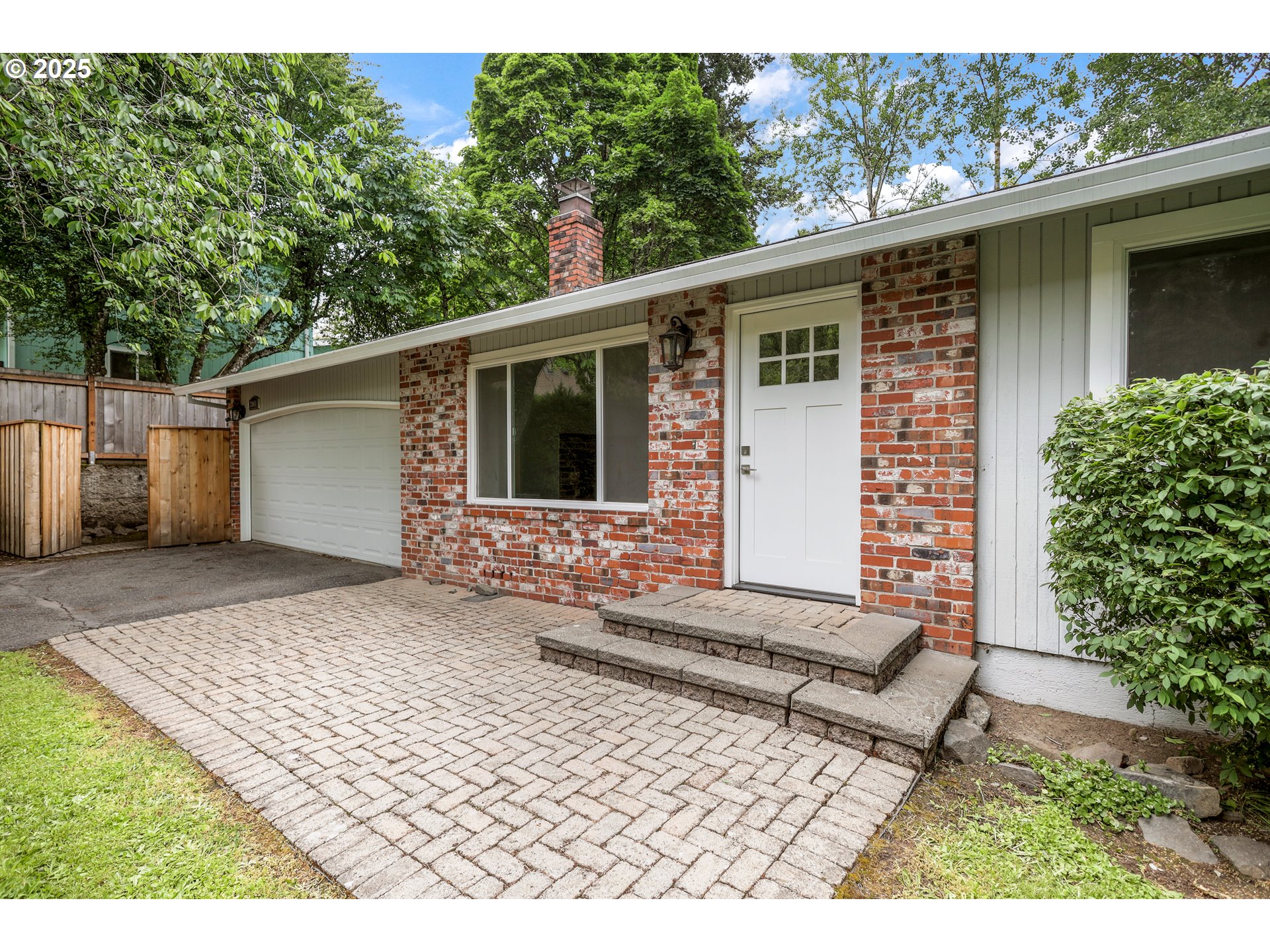 3941 Southwest Plum Street Portland, OR 97219 - Photo 2 of 20 Gallery Image 2
