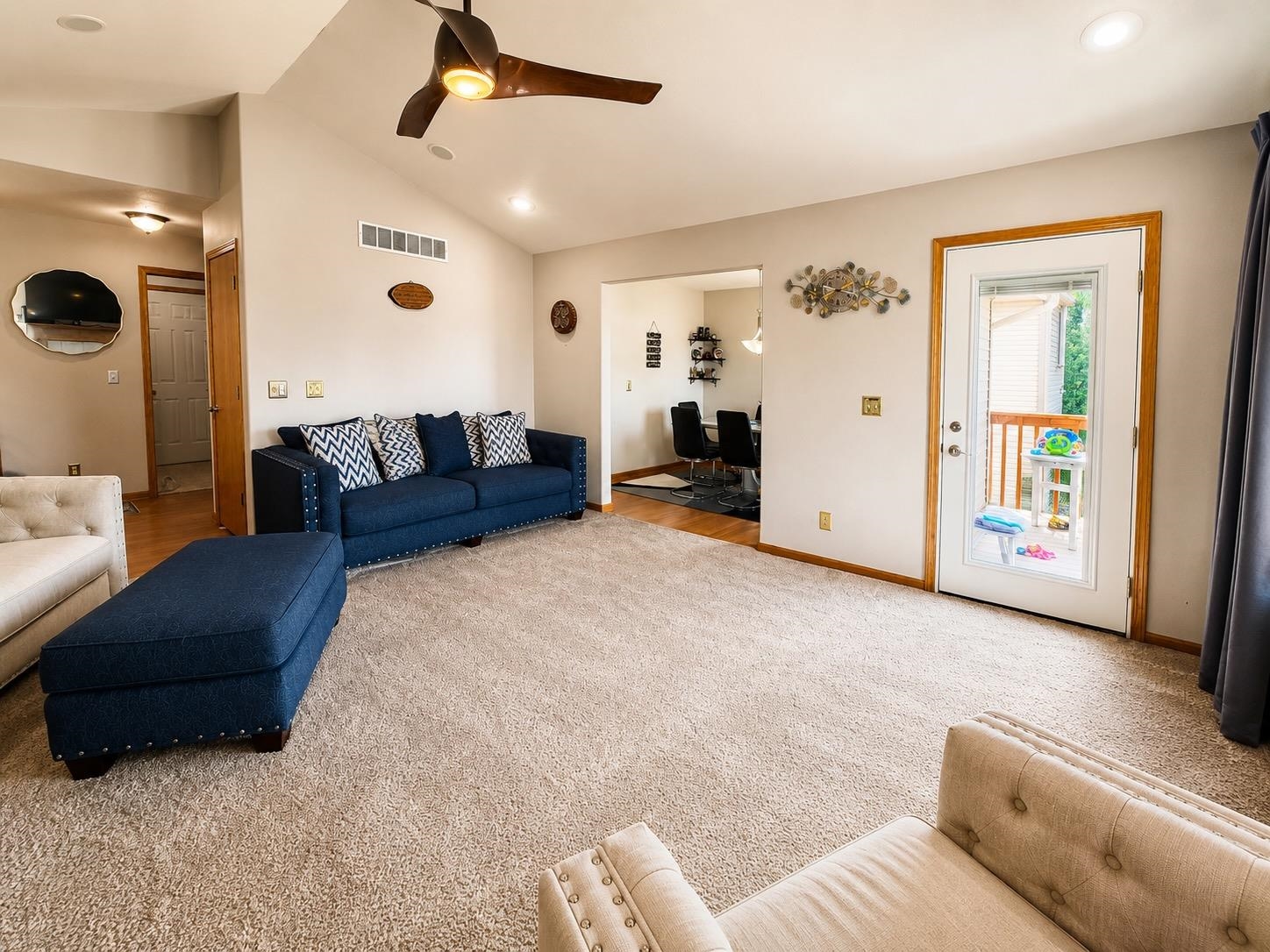 423 Cross Plains Road Rockford, IL 61107 - Photo 7 of 48