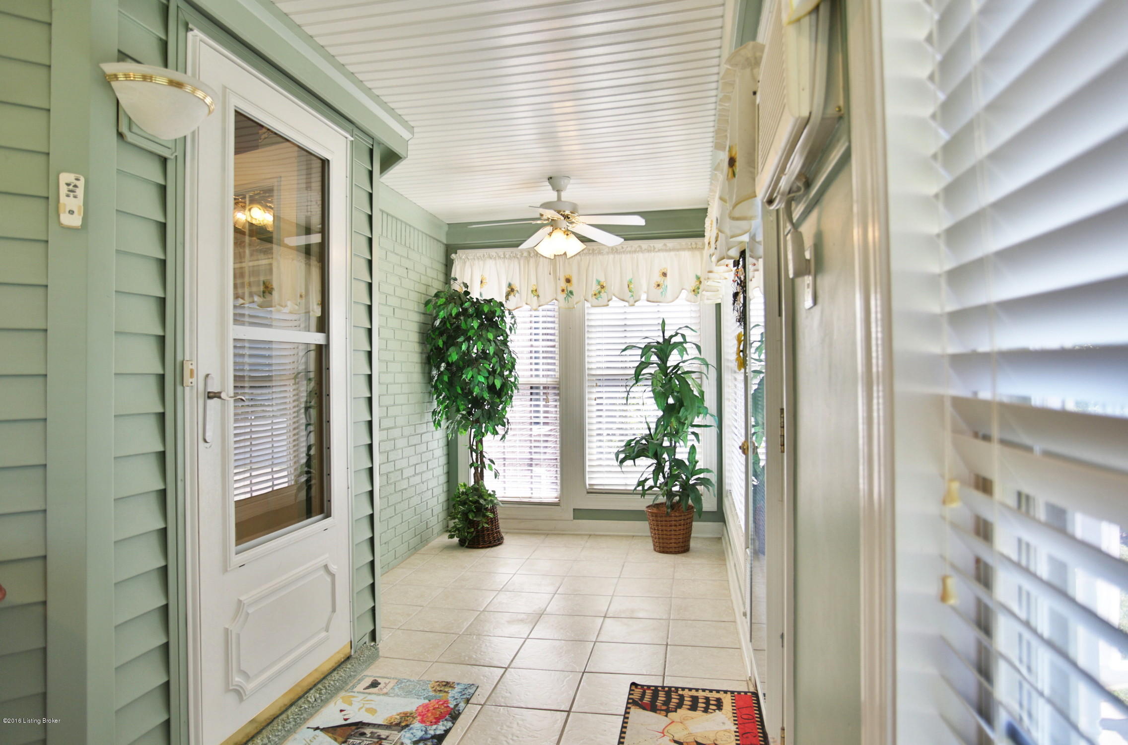 8902 Old Bates Road Louisville, KY 40228 - Photo 18 of 43 18
