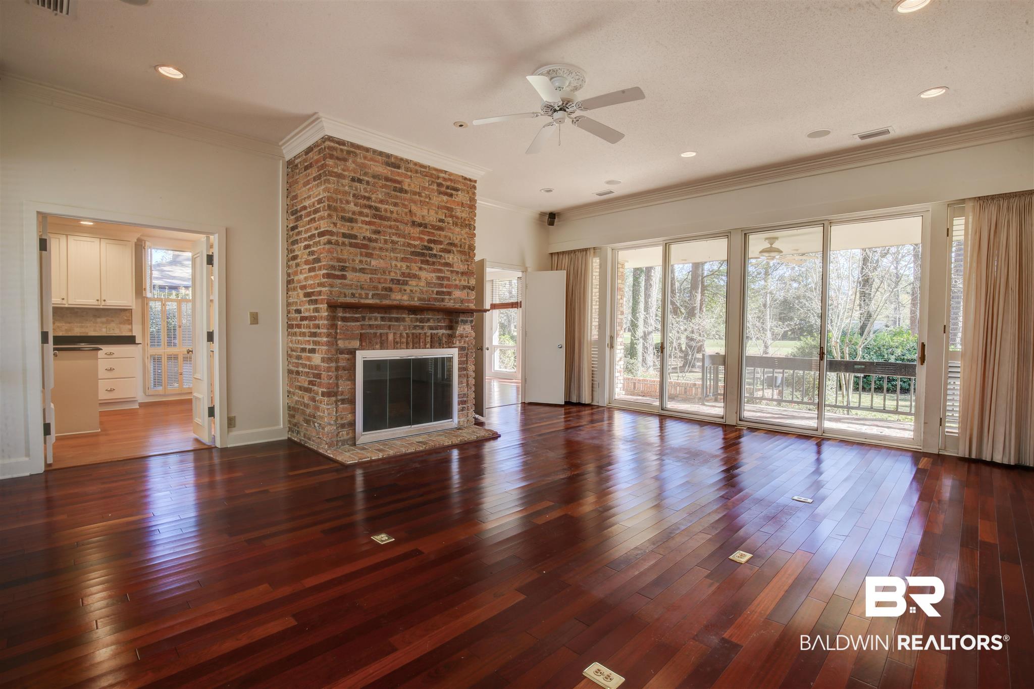 18080 Quail Run Road, Unit 4A Fairhope, AL 36532 - Photo 5 of 28 living room