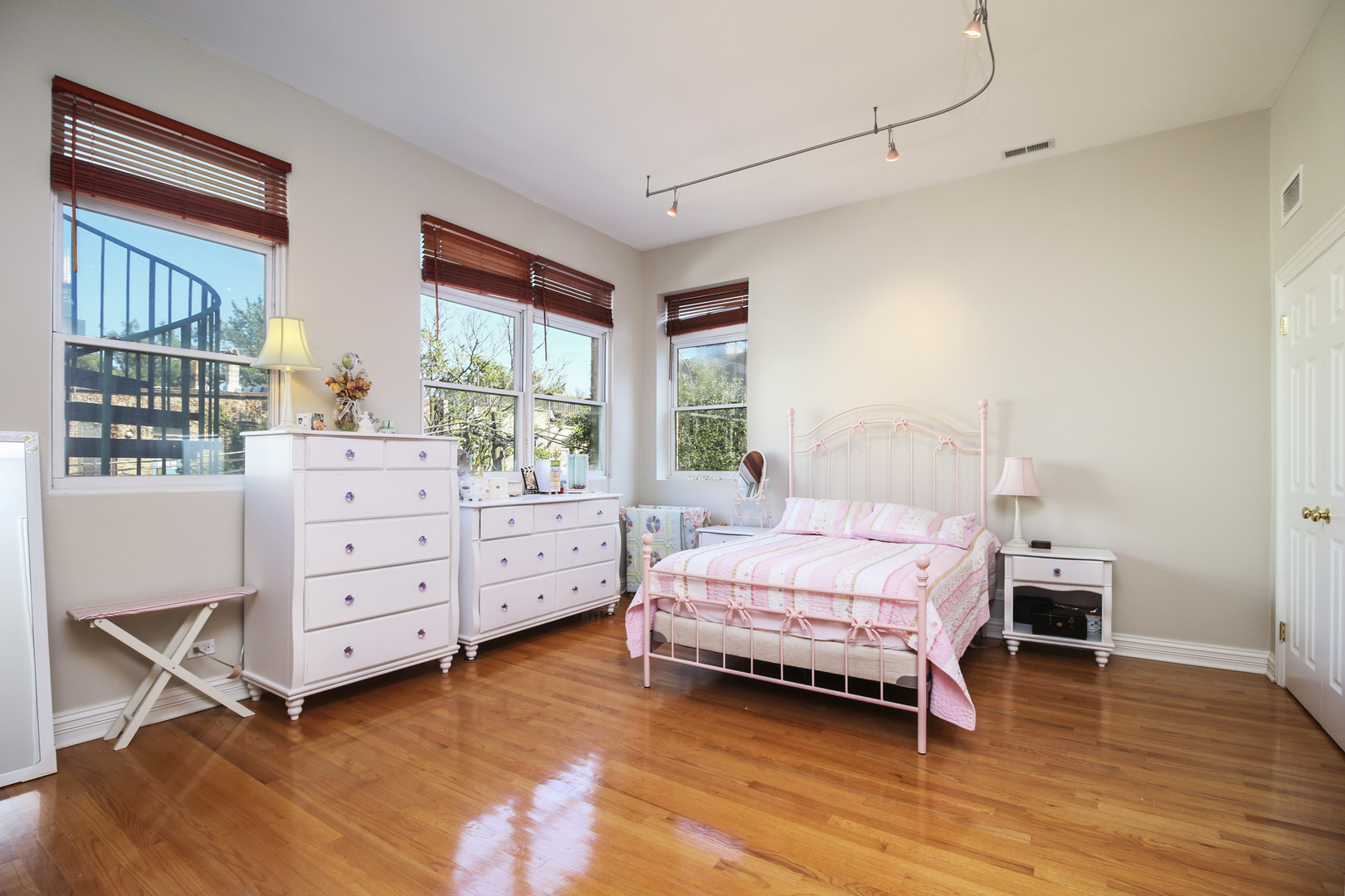 21 North Ada Street Chicago, IL 60607 - Photo 27 of 41