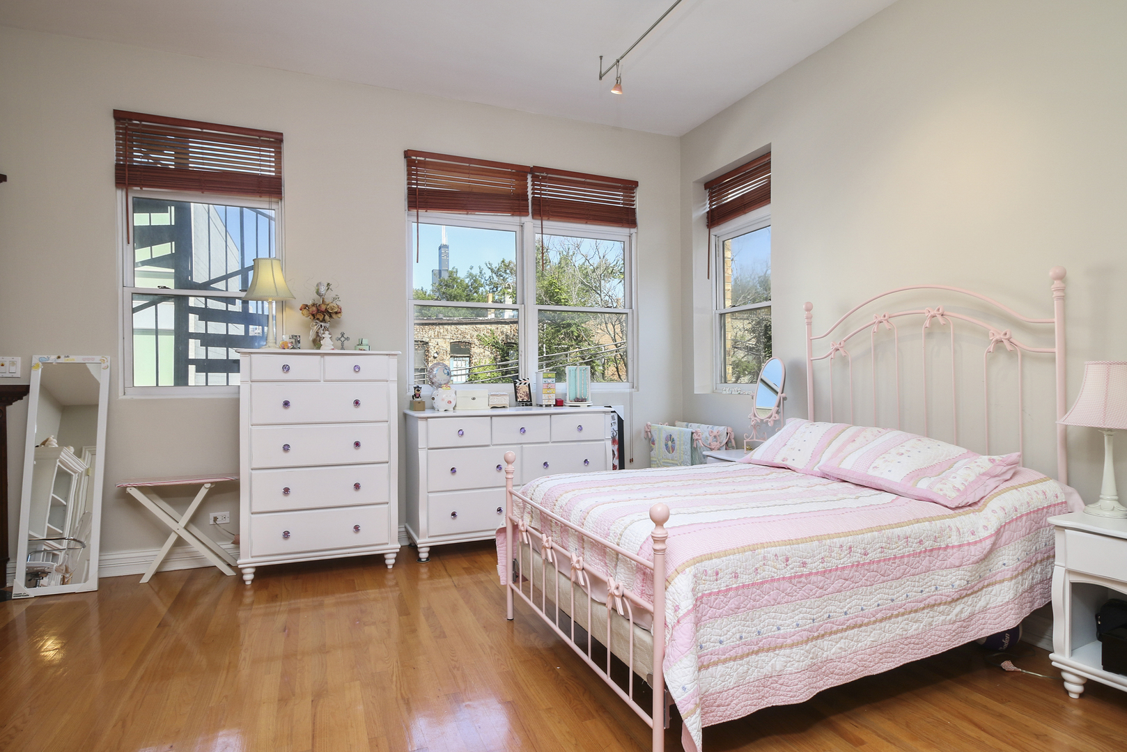 21 North Ada Street Chicago, IL 60607 - Photo 28 of 41