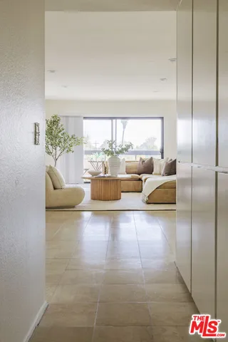 $729,000 | 4829 Whitsett Avenue, Unit 301, Valley Village, CA 91607