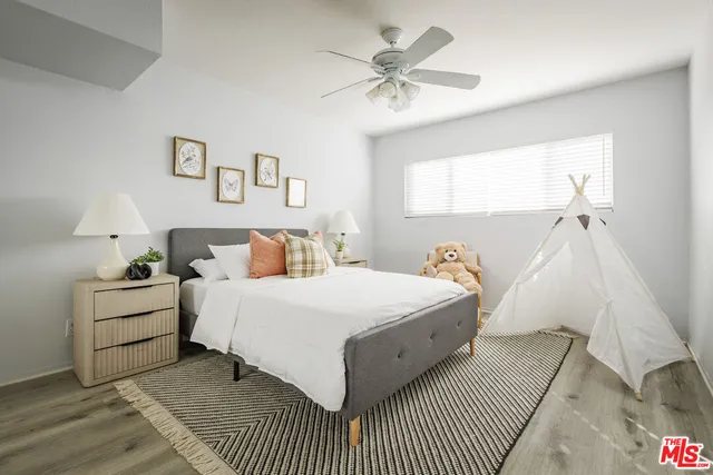 $729,000 | 4829 Whitsett Avenue, Unit 301, Valley Village, CA 91607