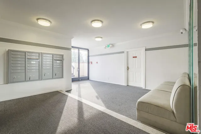 $729,000 | 4829 Whitsett Avenue, Unit 301, Valley Village, CA 91607