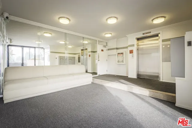 $729,000 | 4829 Whitsett Avenue, Unit 301, Valley Village, CA 91607