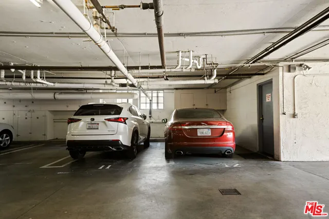 $729,000 | 4829 Whitsett Avenue, Unit 301, Valley Village, CA 91607