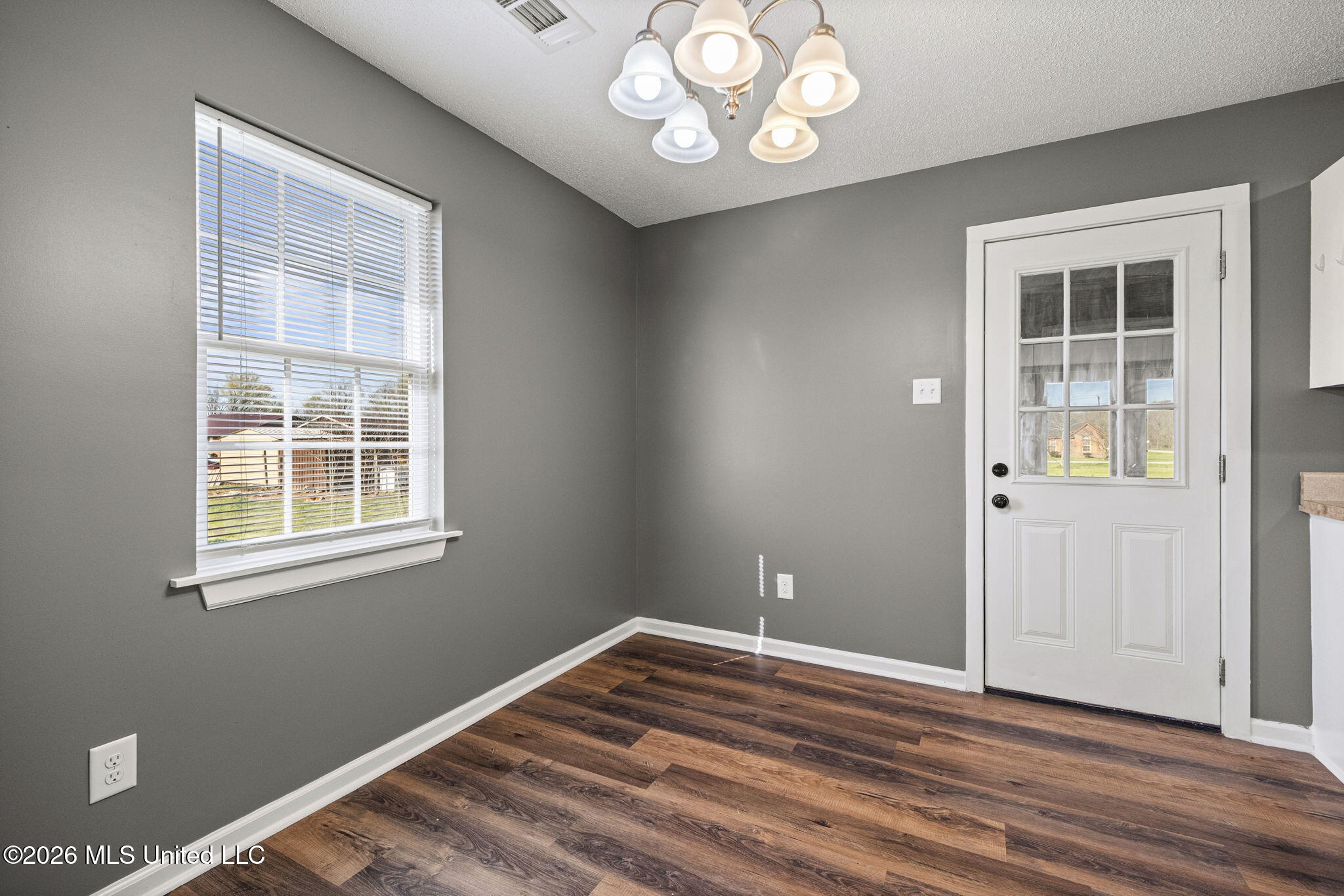 1211 Scott Avenue Lambert, MS 38643 - Photo 13 of 28 Dining area