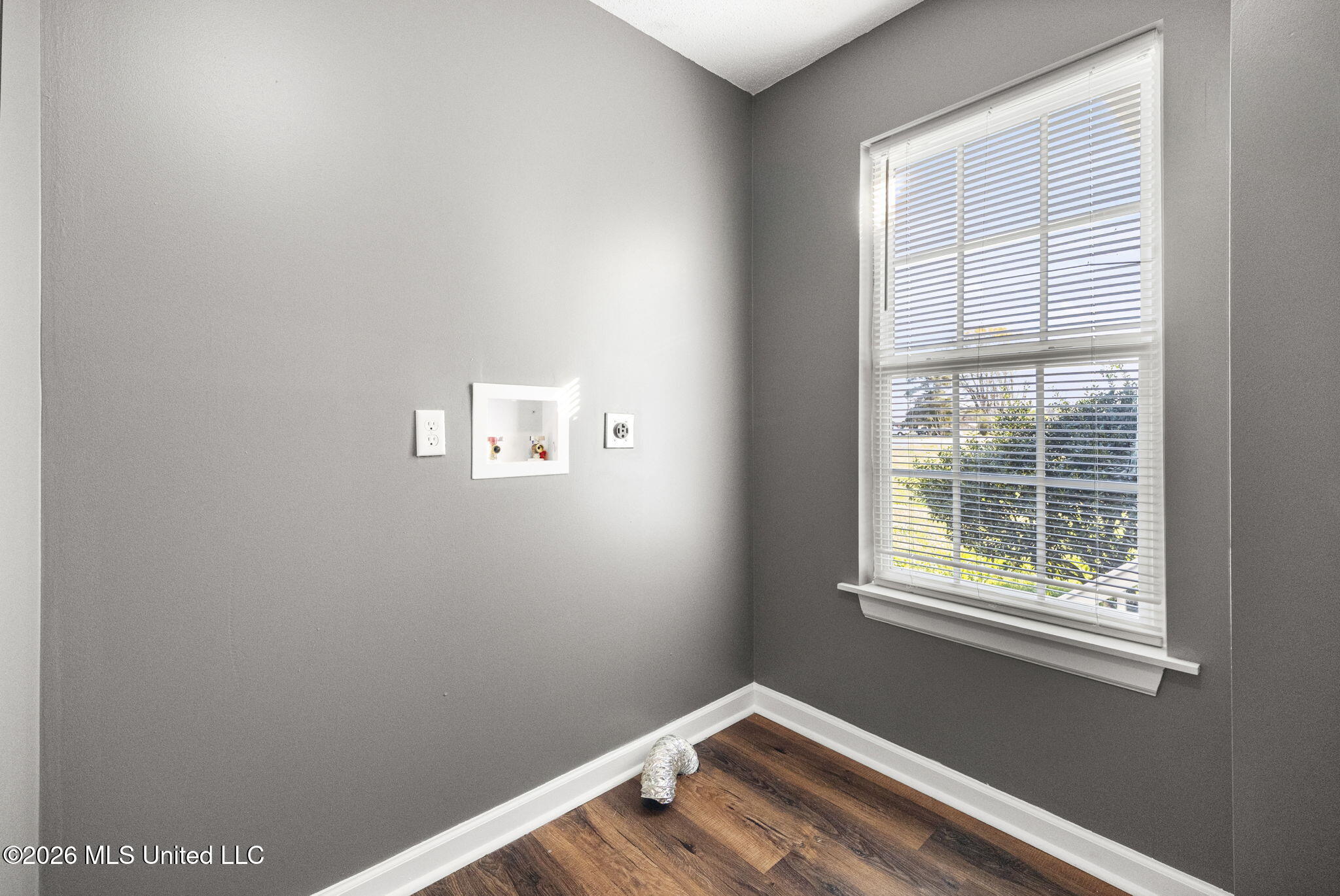 1211 Scott Avenue Lambert, MS 38643 - Photo 18 of 28 Laundry room