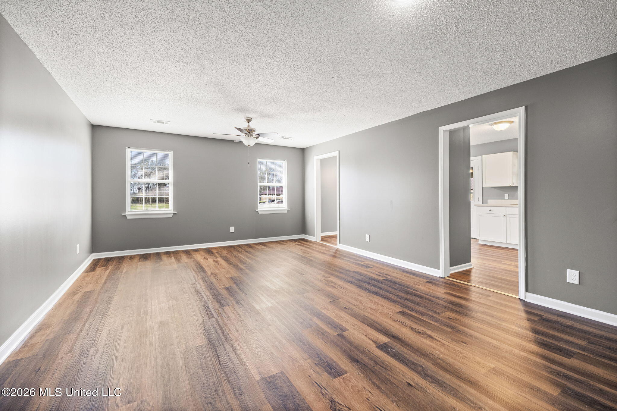 1211 Scott Avenue Lambert, MS 38643 - Photo 8 of 28 Living room