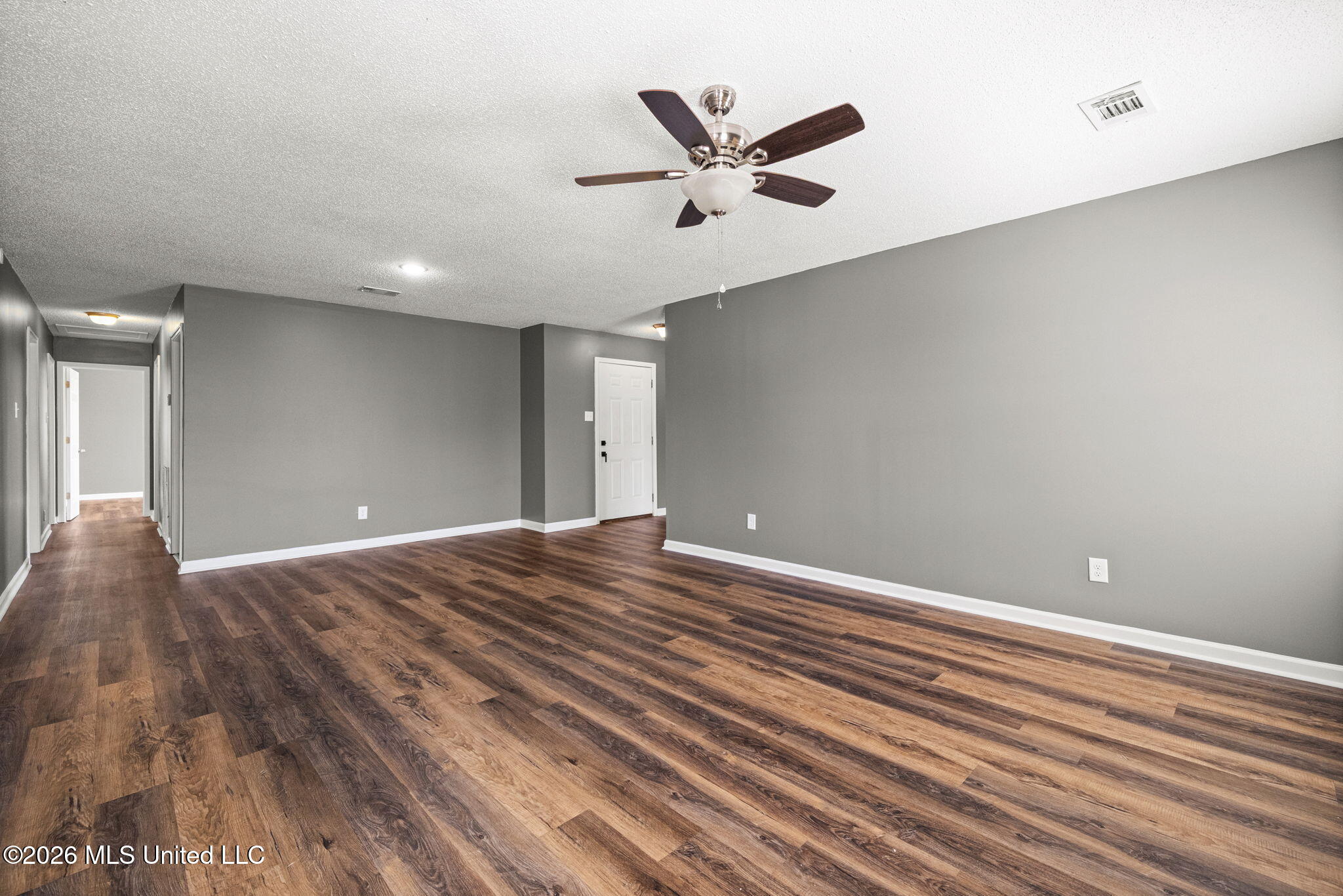 1211 Scott Avenue Lambert, MS 38643 - Photo 9 of 28 Living room