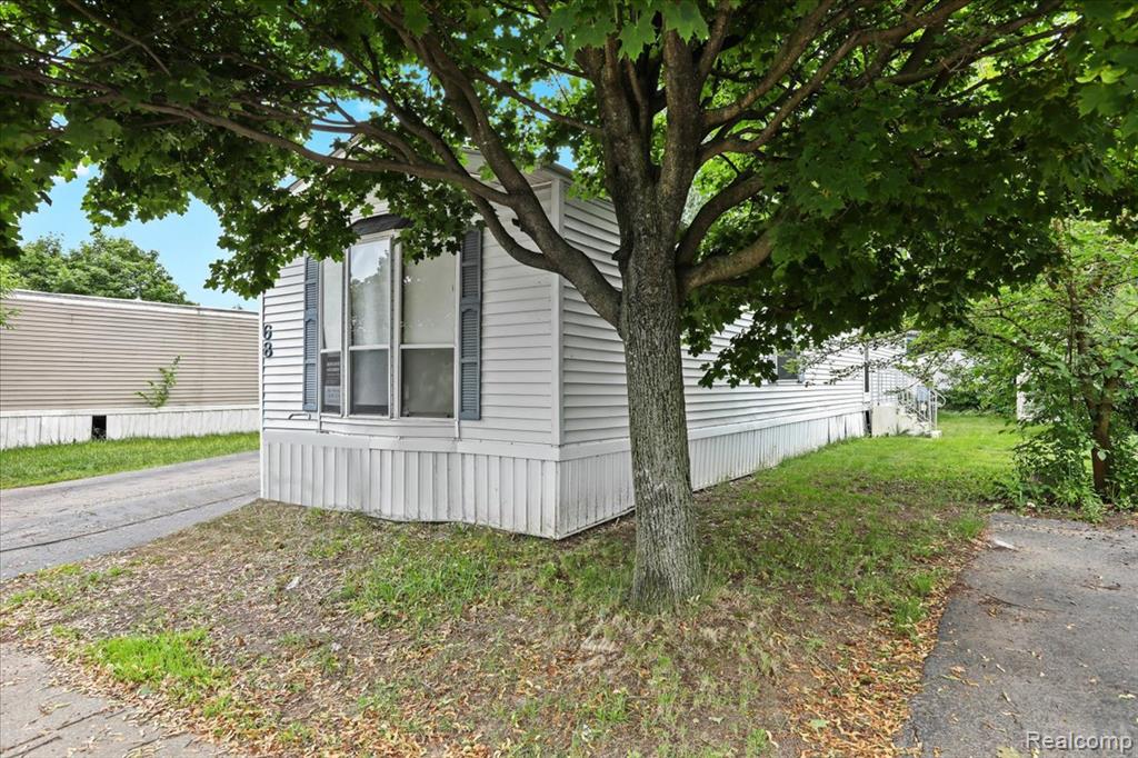 351 North Squirrel Road Auburn Hills, MI 48326 - Photo 2 of 18