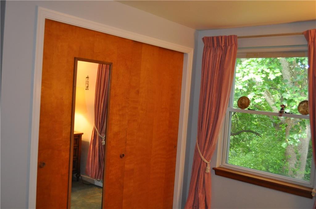 224 Johnston Road Pittsburgh, PA 15235 - Photo 14 of 23 A double closet to hold all of your clothes!
