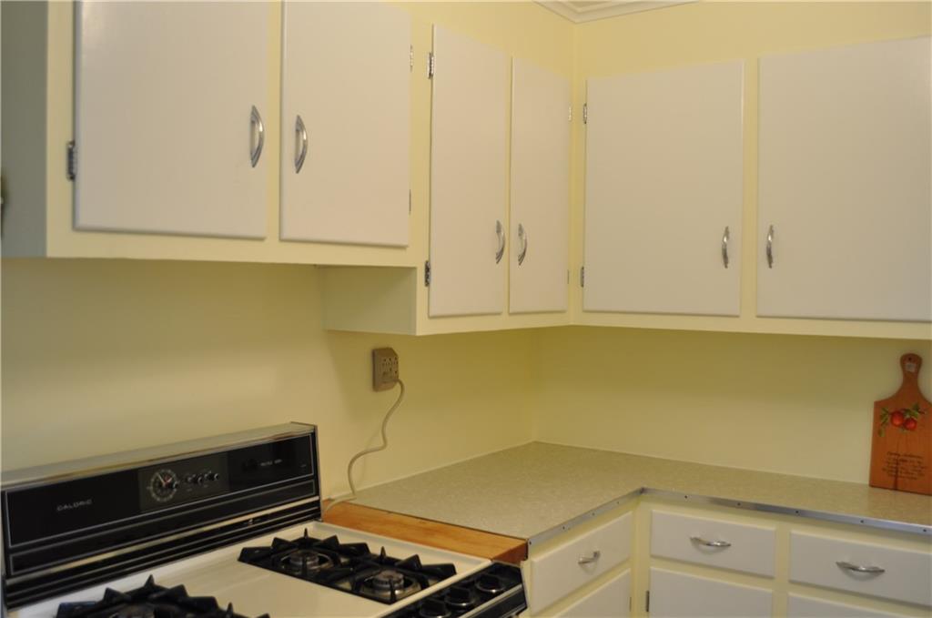 224 Johnston Road Pittsburgh, PA 15235 - Photo 9 of 23 The kitchen is fully equipped. The electric stove is in "as is" condition.