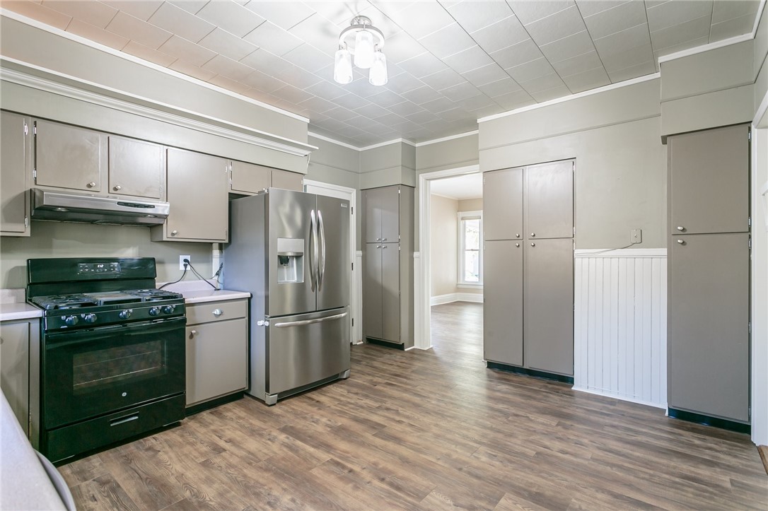 716 Linden Street Rochester, NY 14620 - Photo 14 of 34