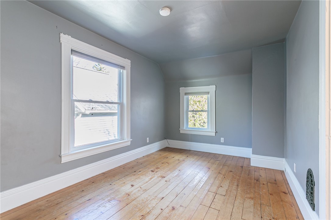 716 Linden Street Rochester, NY 14620 - Photo 22 of 34