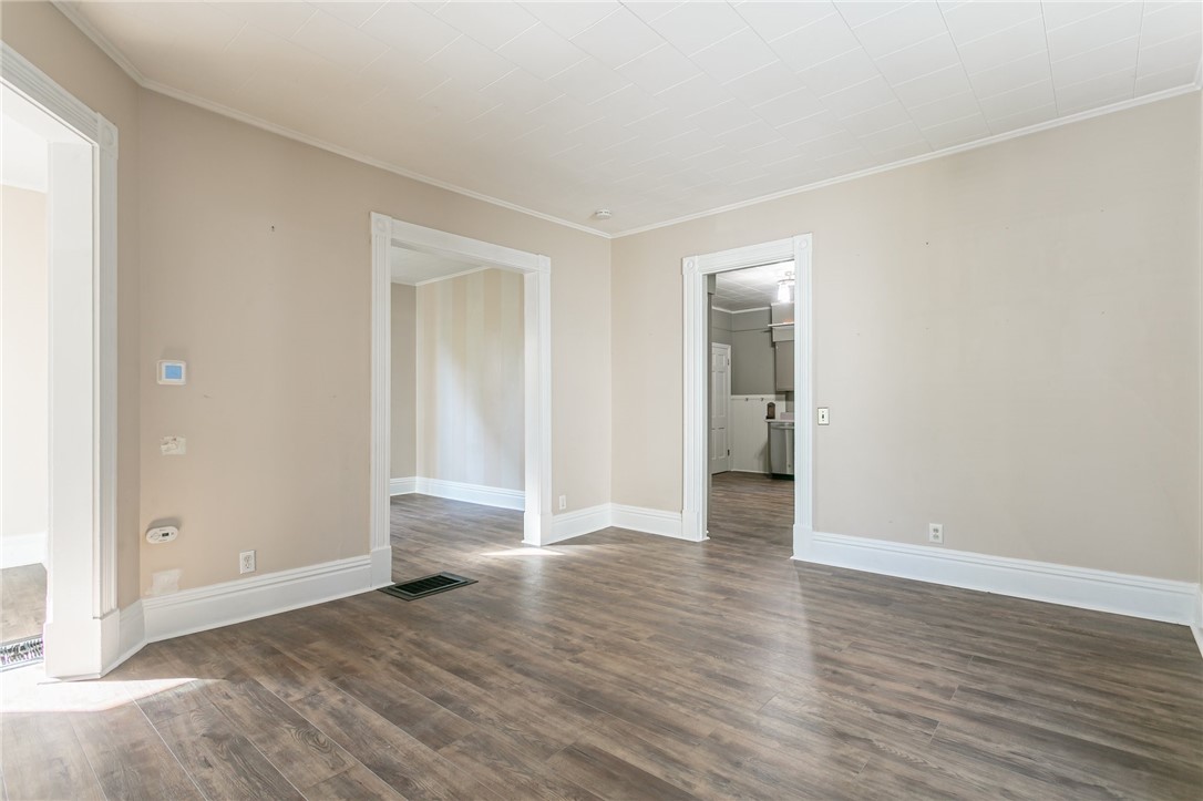 716 Linden Street Rochester, NY 14620 - Photo 5 of 34