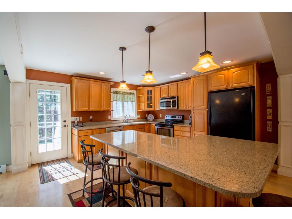 26 New Searles Road Nashua, NH 03062 - Photo 11 of 31