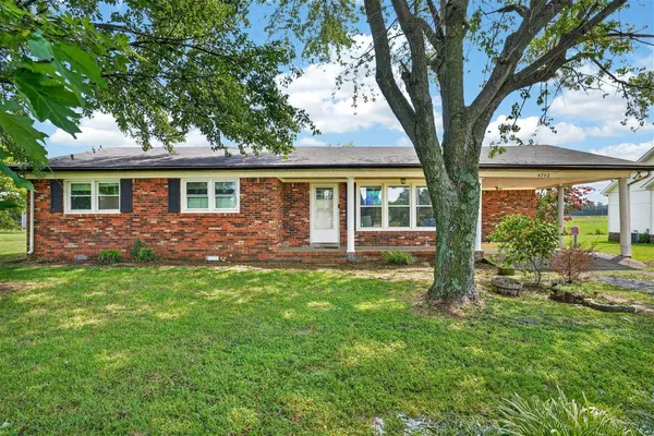 $229,900 | 4702 Lewisburg Road, Russellville, KY 42276