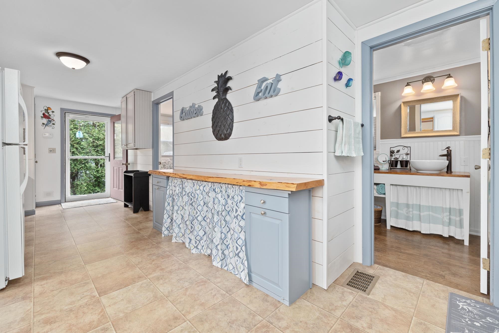 3322 Highway 2 Danville, VT 05873 - Photo 5 of 38