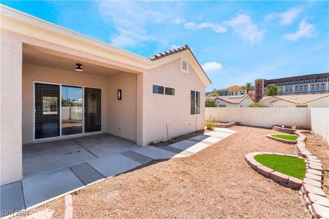 8644 Highland View Las Vegas, NV 89145 - Photo 38 of 41