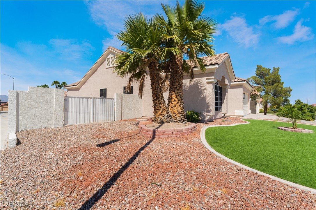8644 Highland View Las Vegas, NV 89145 - Photo 4 of 41