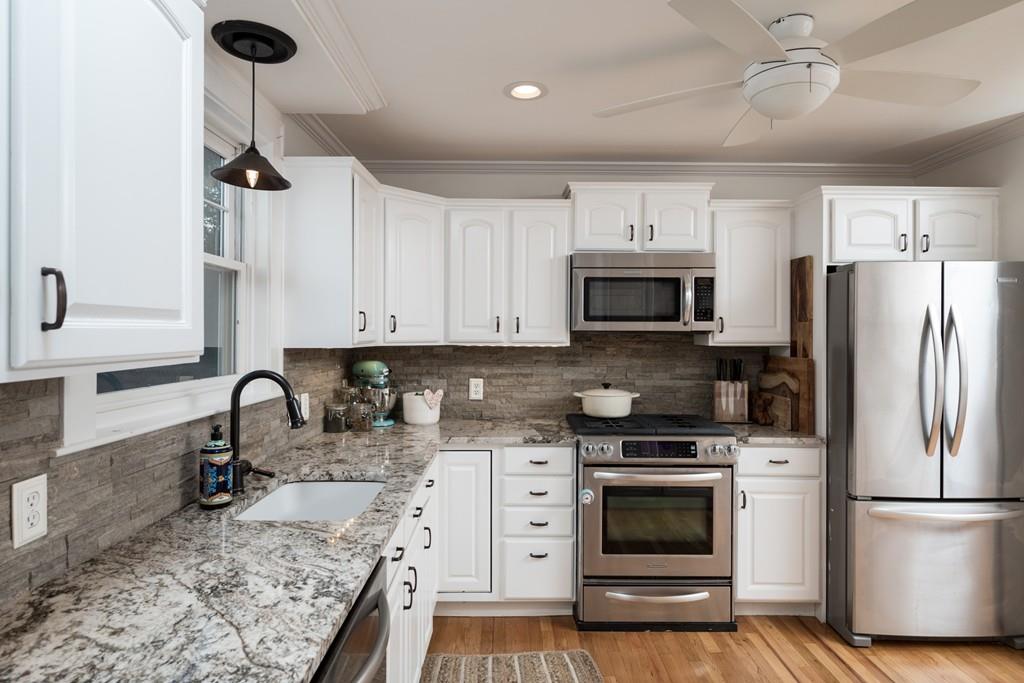 26 Buckingham Road Milton, MA 02186 - Photo 6 of 33