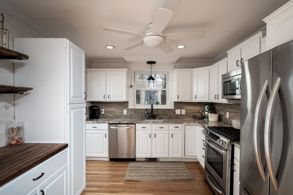 26 Buckingham Road Milton, MA 02186 - Photo 7 of 33