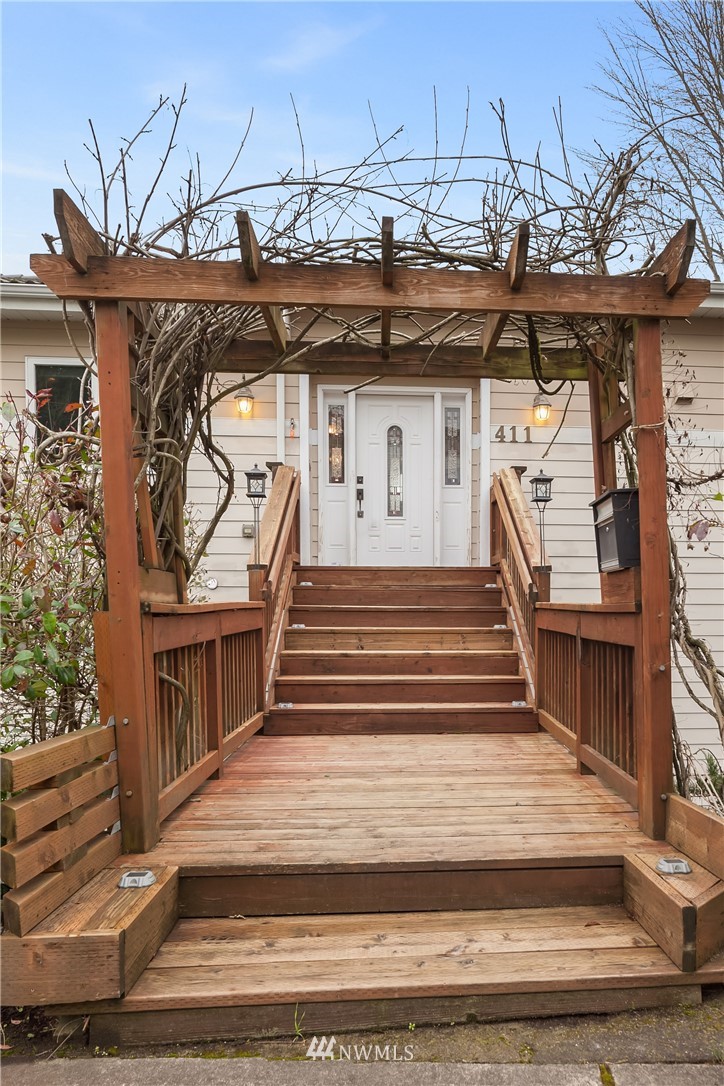 411 Windsor Way Northeast Renton, WA 98056 - Photo 2 of 24