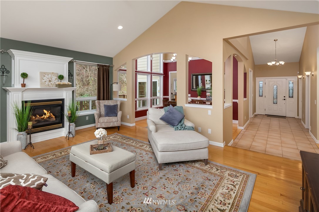 411 Windsor Way Northeast Renton, WA 98056 - Photo 3 of 24